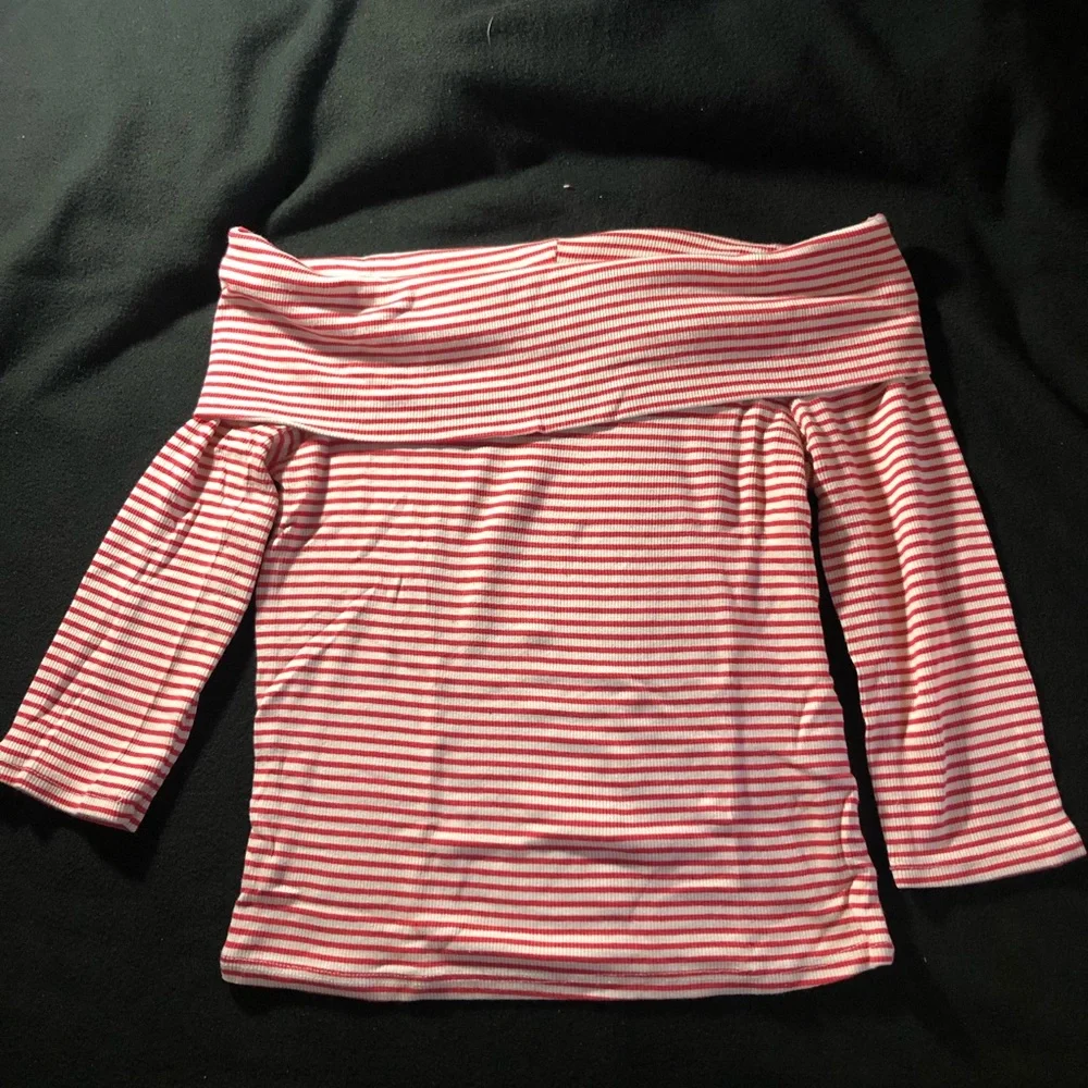 Cropped Off the Shoulder Top - Picture 4 of 5